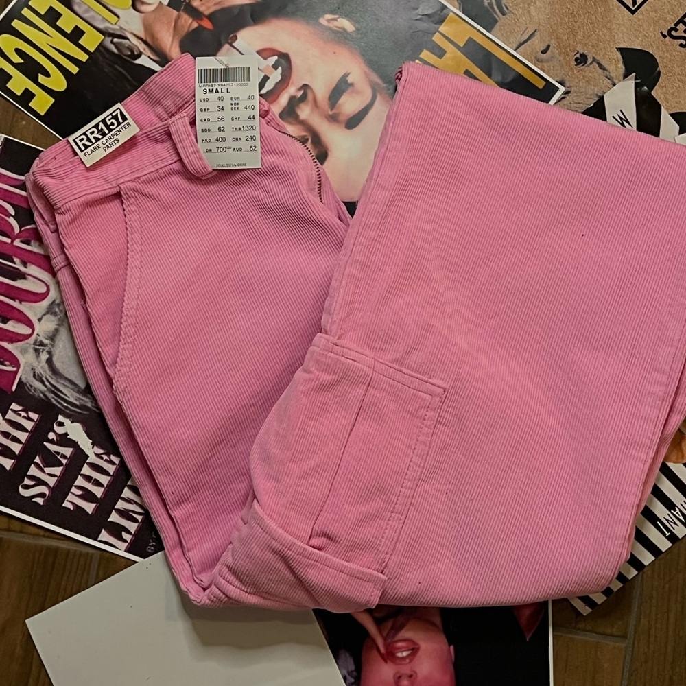 BRANDY MELVILLE BUBBLEGUM PINK CARGO PANTS NWT